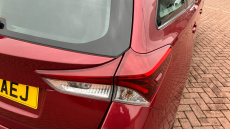 Toyota Auris 1.8 Hybrid Icon Tech TSS 5dr CVT Hybrid Estate